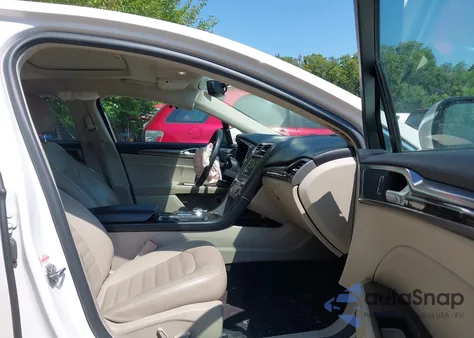 2017 Ford Fusion Energi Se Luxury z USA, uszkodzony, nr VIN 3FA6P0PU3HR277435